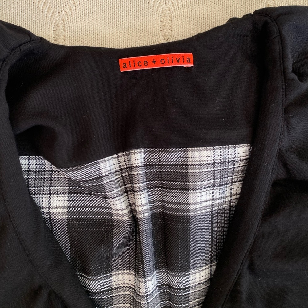 Alice + Olivia Black Ruffle-Trim Vest - Picture 3 of 8
